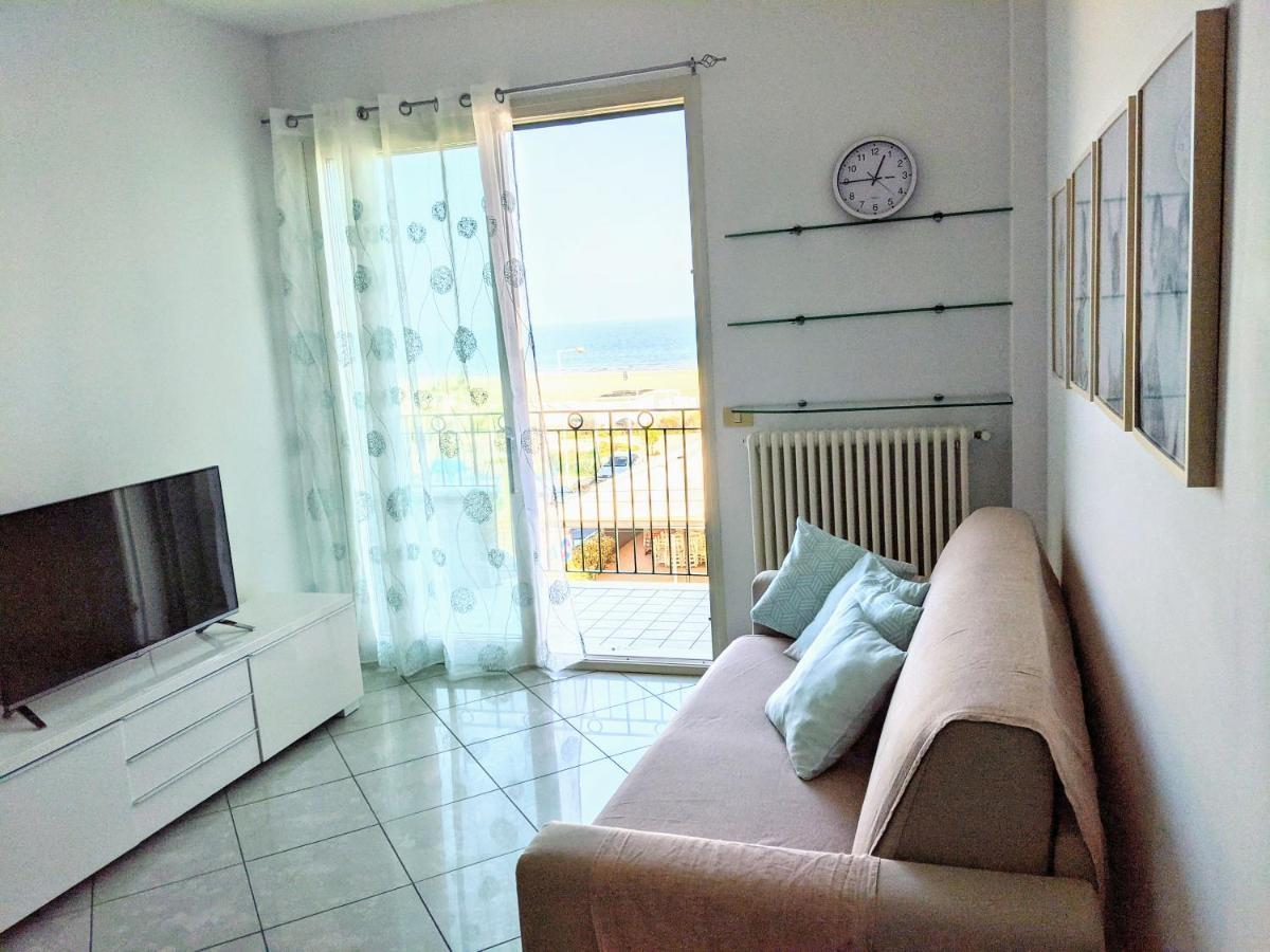 Appartamento A Riccione Con Balconcino Vista Mare Eksteriør billede