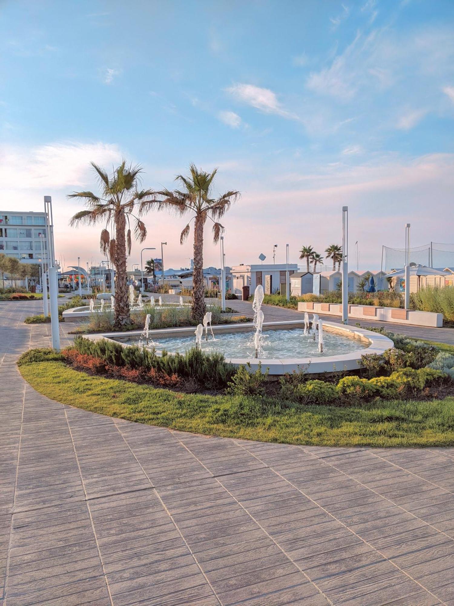 Appartamento A Riccione Con Balconcino Vista Mare Eksteriør billede